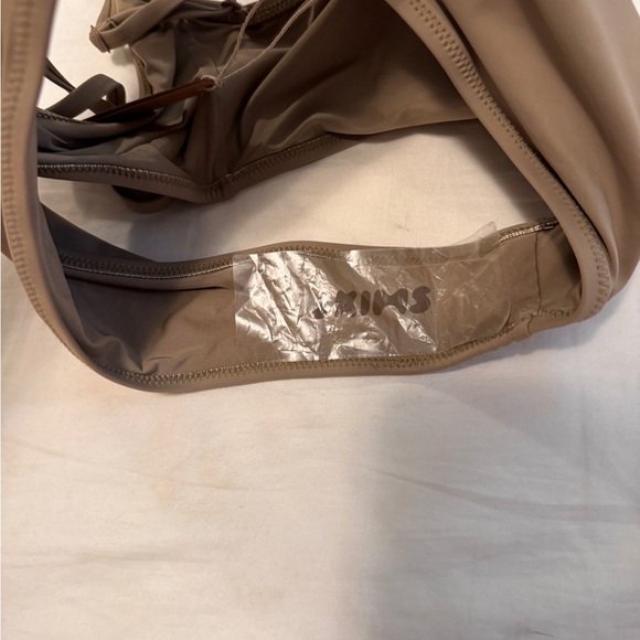 Skims Swimsuit - Picture 4 of 4